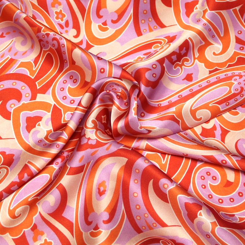 Satin 100% soie - Cachemire ton rouge fond lilas