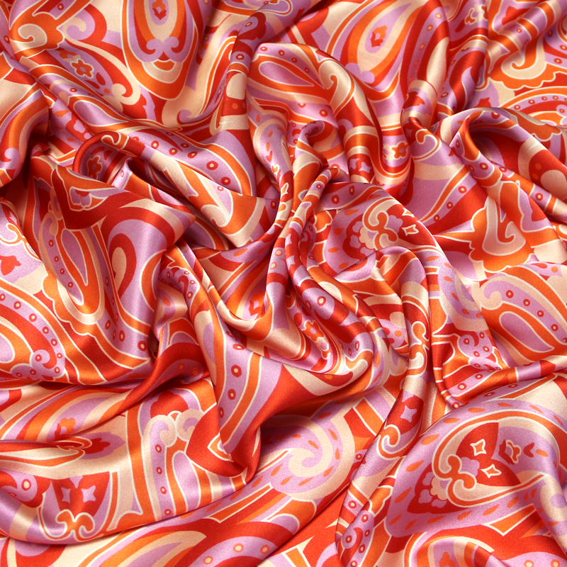 Satin 100% soie - Cachemire ton rouge fond lilas