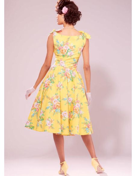 Patron McCall's 7599.A5 - Robes