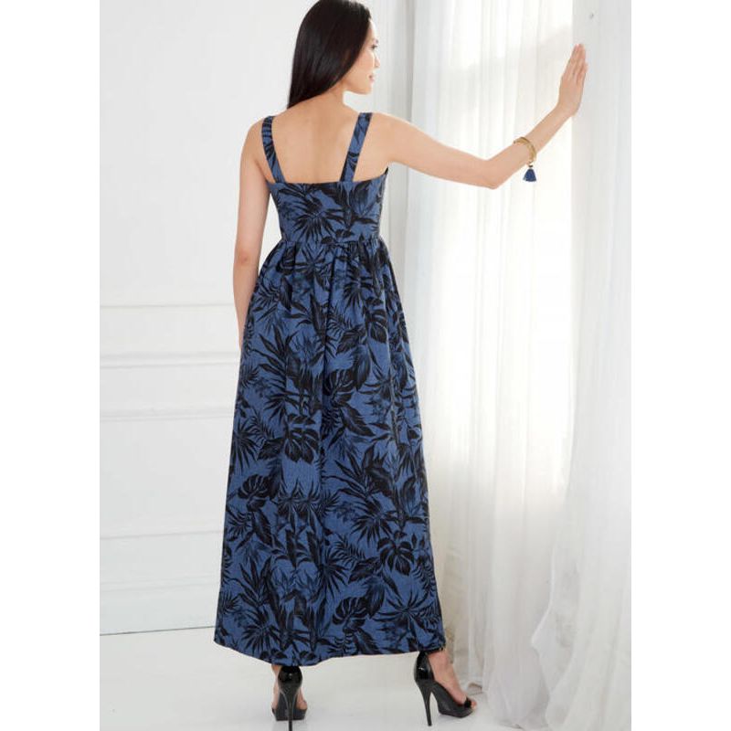 Patron McCall's 7778.A5 - Robes, barboteuse et combinaison