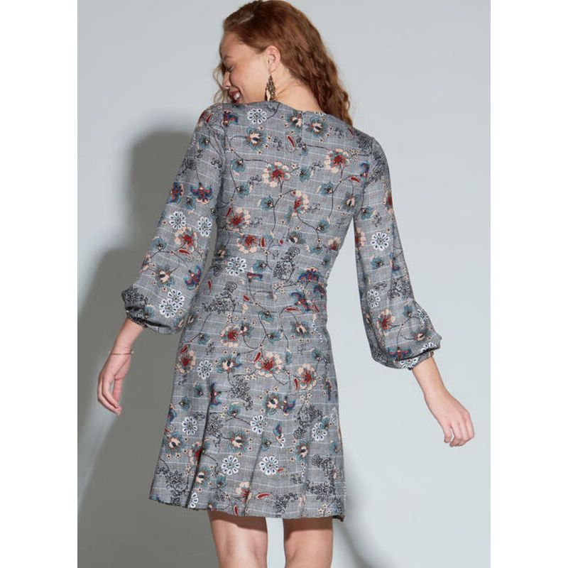 Patron McCall's 7802.A5 - Robes