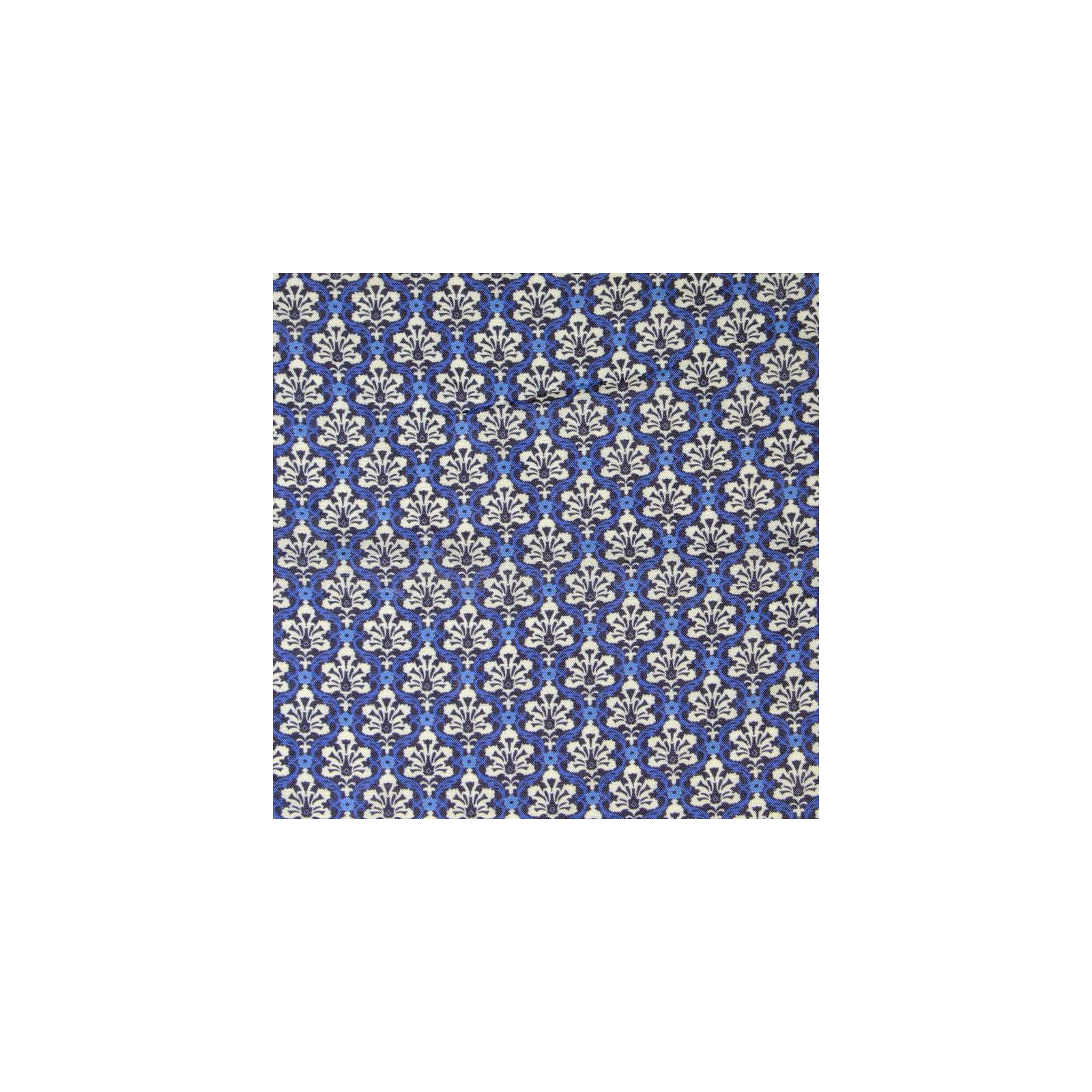 Tissu Viscose imprimé motifs baroque bleus et blancs