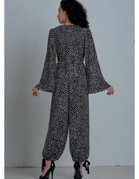 Patron McCall's 8009.A5 - Barboteuse et combinaisons