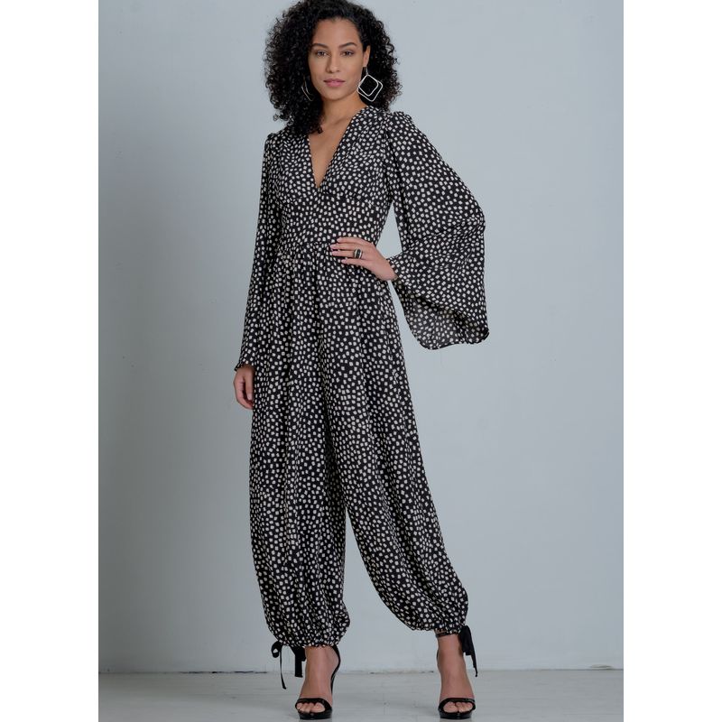 Patron McCall's 8009.A5 - Barboteuse et combinaisons