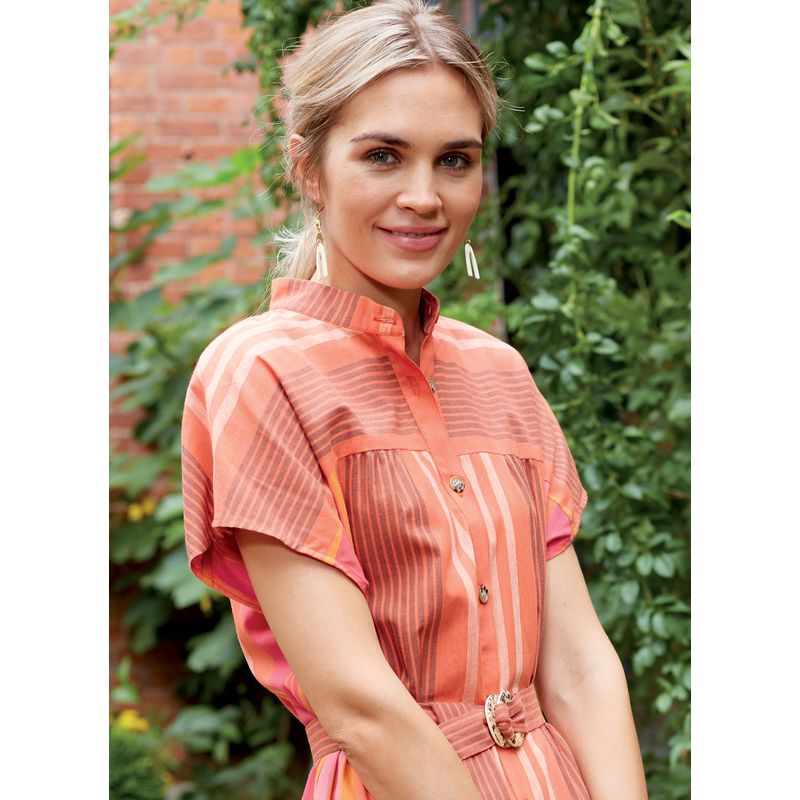 Patron McCall's 8030.A - Robes