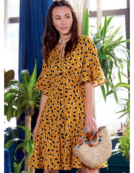 Patron McCall's 8104.A5 - Robes