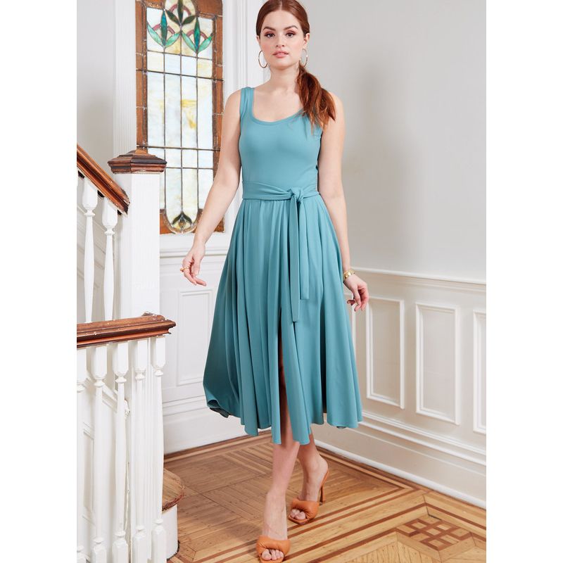 Patron McCall's 8215.B5 - Robes