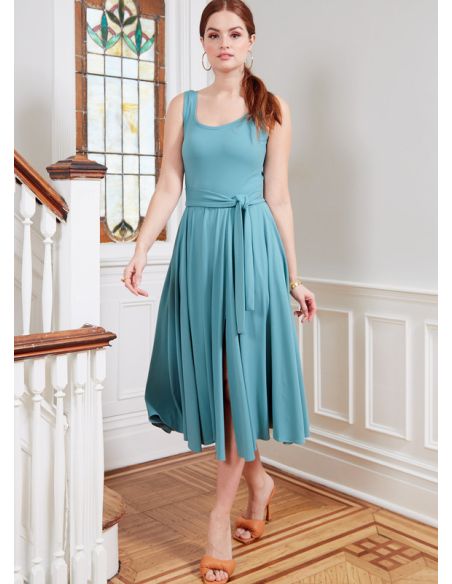 Patron McCall's 8215.B5 - Robes