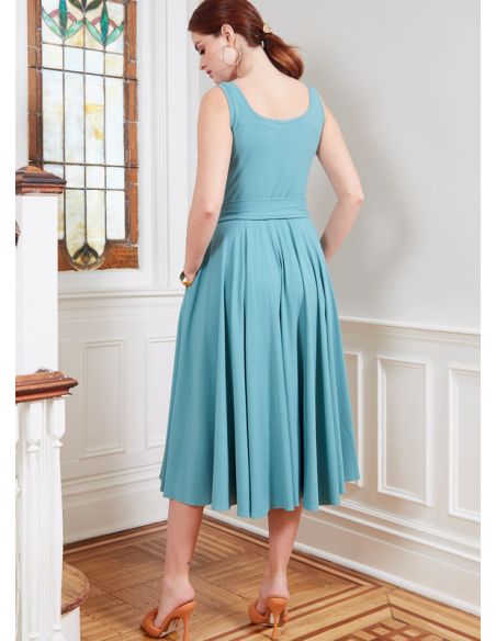 Patron McCall's 8215.B5 - Robes