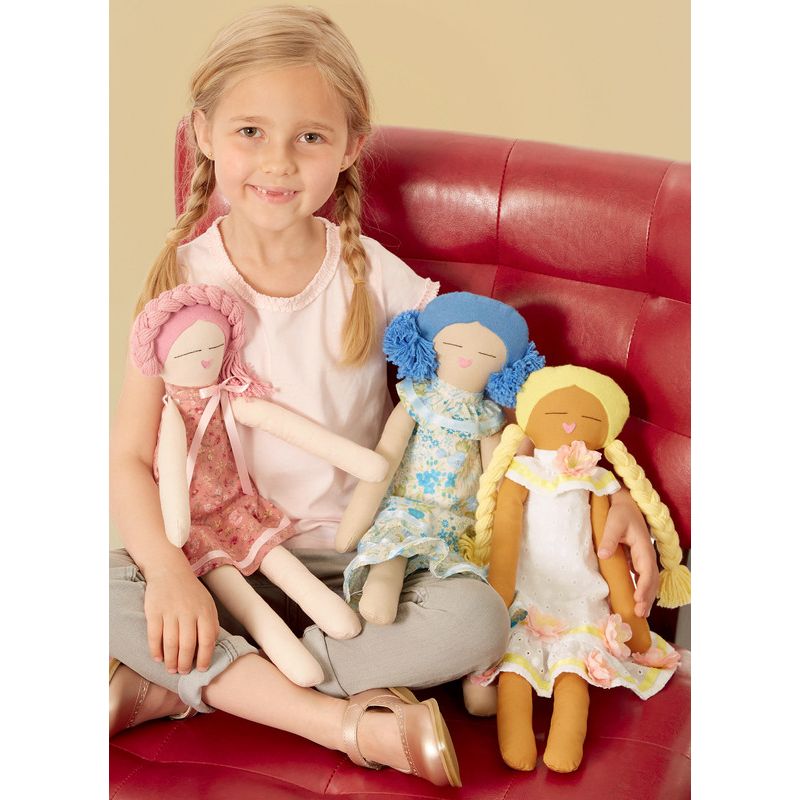 Patron McCall's 8235.OS - Poupée de chiffon de 46cm