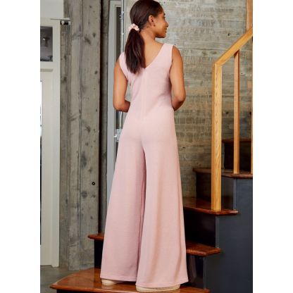 Patron McCall's 8245.A - Barboteuse, combinaison, robe de chambre 2