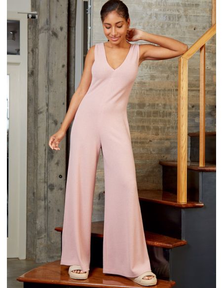 Patron McCall's 8245.A - Barboteuse, combinaison, robe de chambre