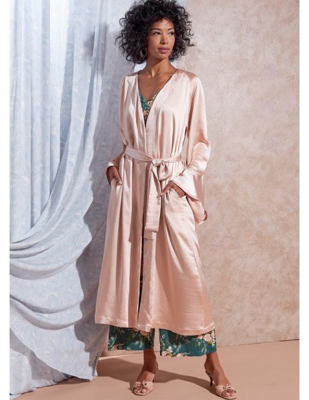 Patron McCall's 8261.Y - Barboteuse, combinaison, robe