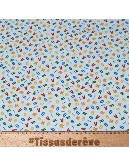 Popeline 100% coton - Lettre fond bleu clair