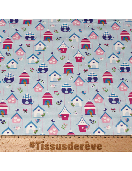 Popeline 100% coton - Motif maison d'oiseau coloré fond bleu