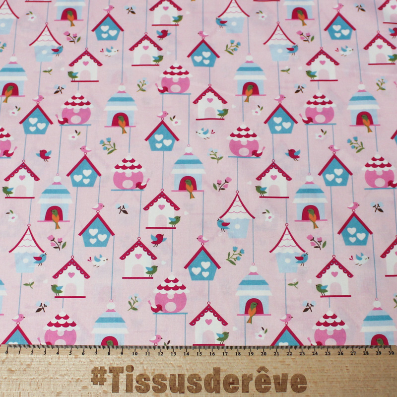 Popeline 100% coton - Motif maison oiseau fond rose