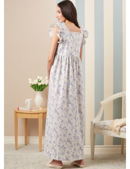 Patron McCall's 8381.A - Robe de chambre, chemise de nuit