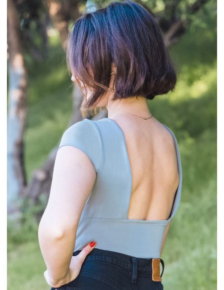 Patron McCall's 8407.K5 - Corsage-culotte et haut style faux corset