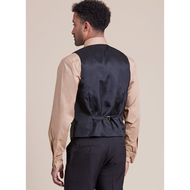 Patron McCall's 8415.AA - Gilet, chemise et accessoires