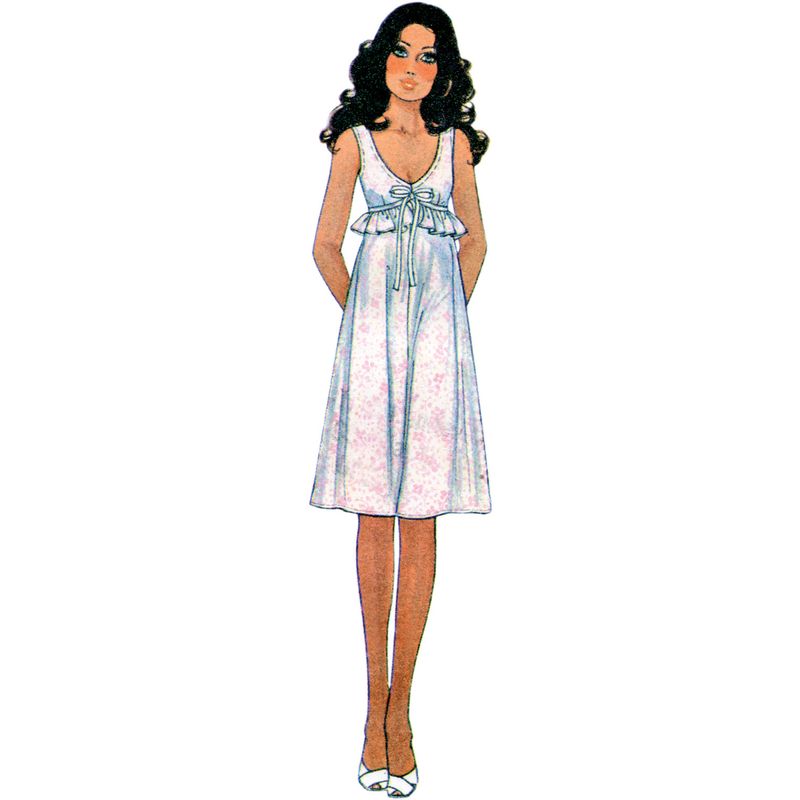 Patron McCall's 8430.A - Robe de Chambre et Chemise de Nuit