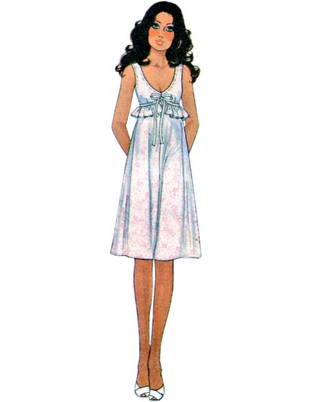 Patron McCall's 8430.A - Robe de Chambre et Chemise de Nuit