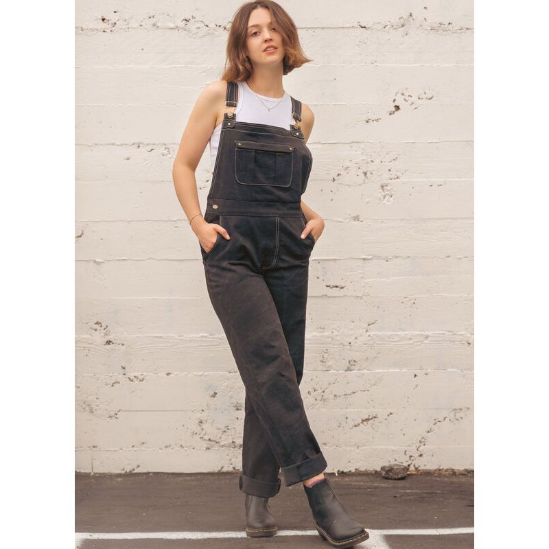 Patron McCall's 8437.H5 - Salopettes